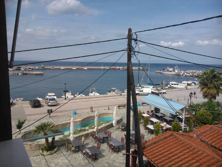 Peristerianos Apartments Nea Skioni Exterior photo